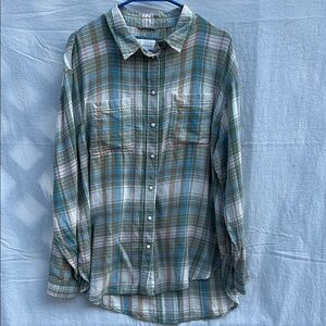 American Eagle Plaid Button-Up Shirt